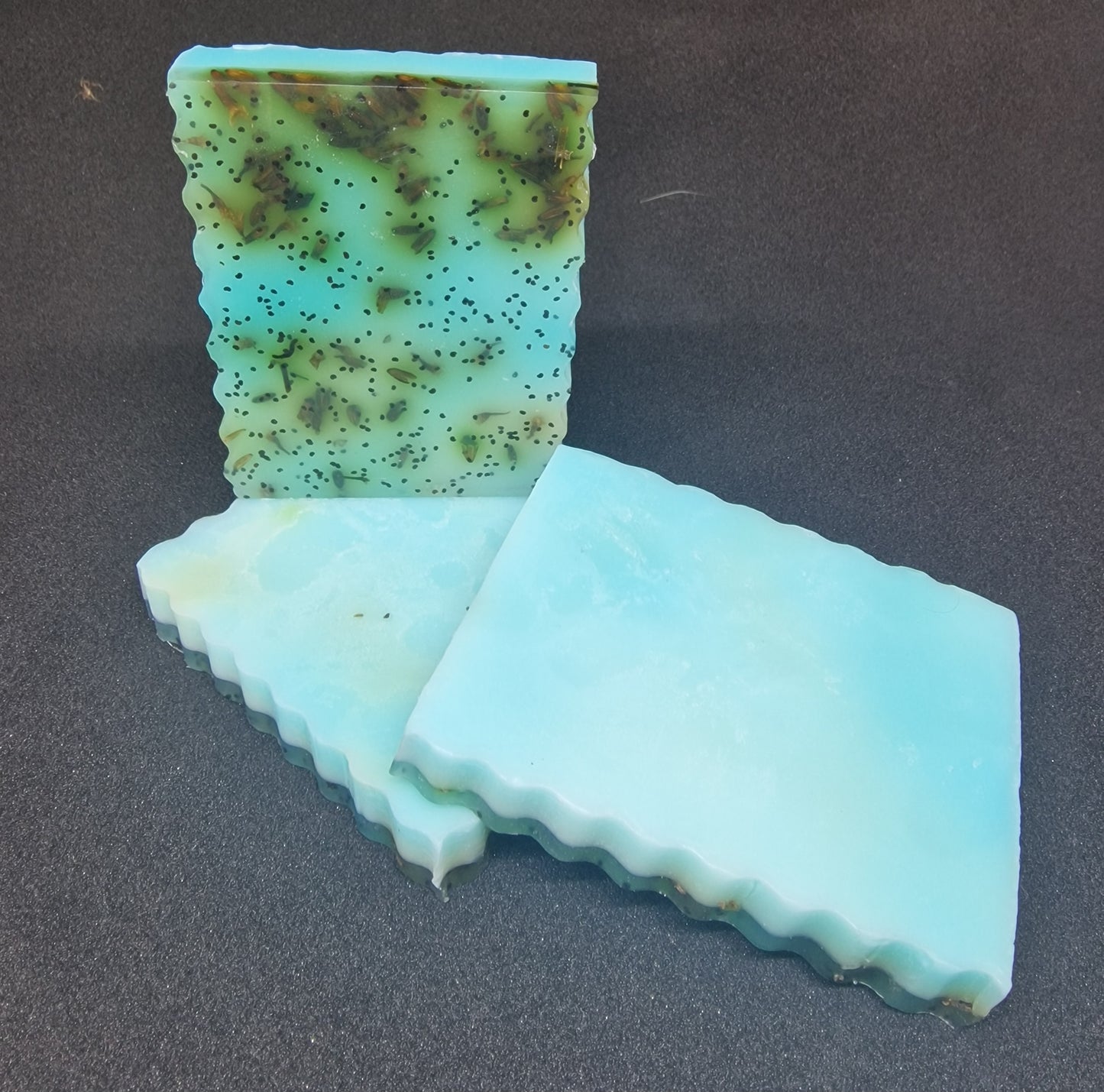 "Something Blue" – Handgemachte Hochzeitsseife mit Lavendel & Mohnpeeling