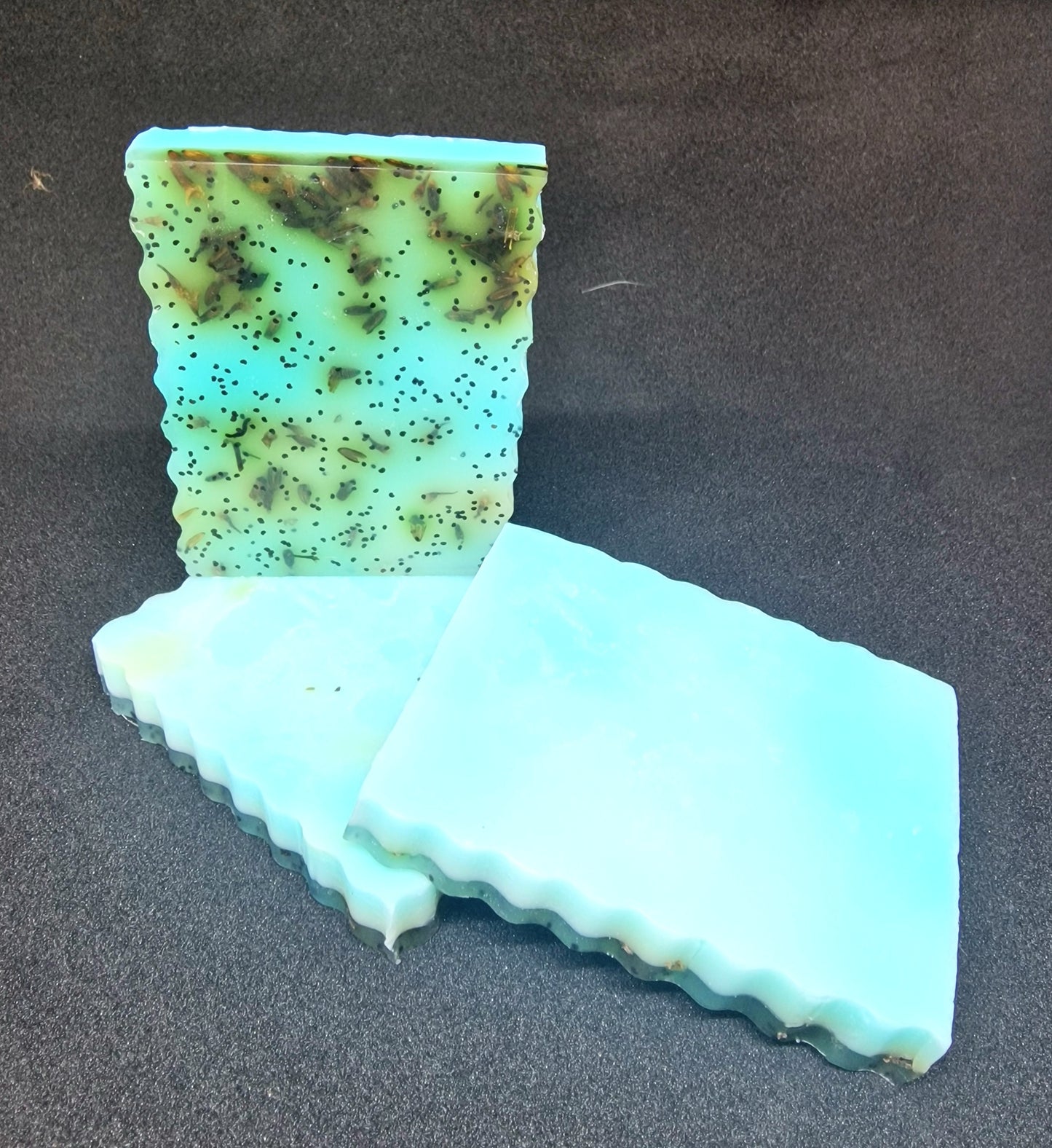 "Something Blue" – Handgemachte Hochzeitsseife mit Lavendel & Mohnpeeling